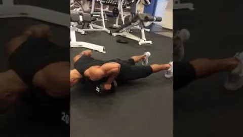 Dumbbell Renegade Row To Push-Up